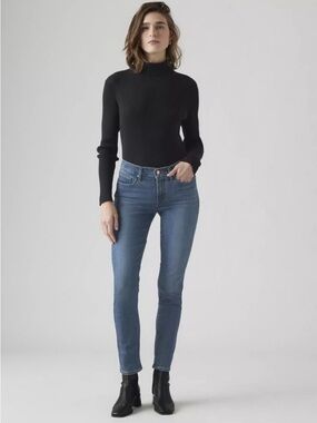 81 Levi Strauss & Co. 311 Shaping Skinny Jeans Blue Size 29